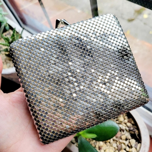 Vintage Silver Mesh Chainmail Clutch Purse - Picture 10 of 13